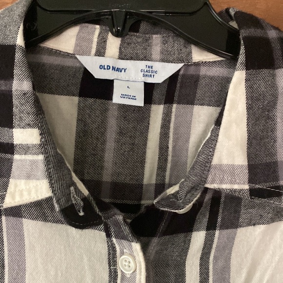 Old Navy Classic Flannel Shirt - Picture 2 of 5